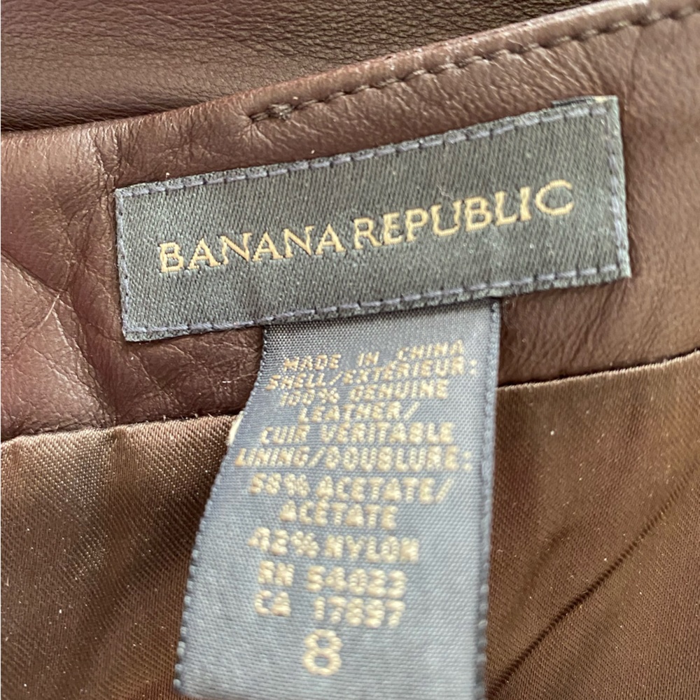 Vintage Banana Republic leather skirt - Picture 3 of 6